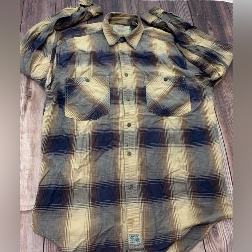 Levi’s shirt